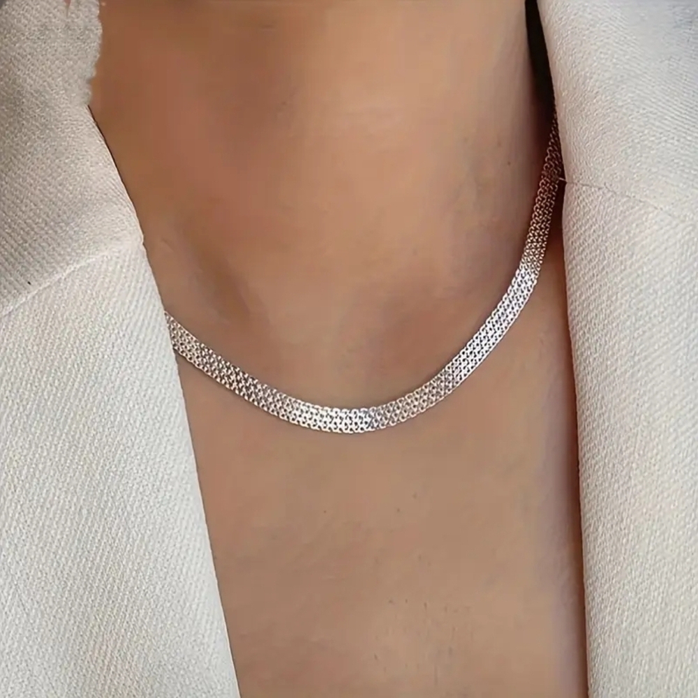 Elegant Silver Chain Necklace - Picture 3 of 4